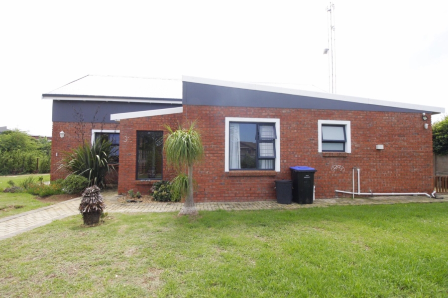 5 Bedroom Property for Sale in Noorsekloof Eastern Cape